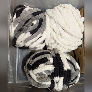 Bernat Blanket Extra Thick Yarn Bundle